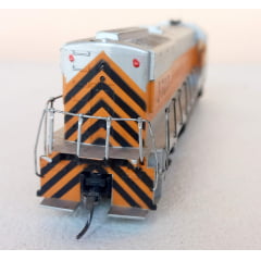 Athearn - Locomotiva U30 B Chessie System # 8212 USADA