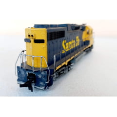 Athearn - Locomotiva EMD GP 38-2 Santa Fé #3571 com engate Kadee