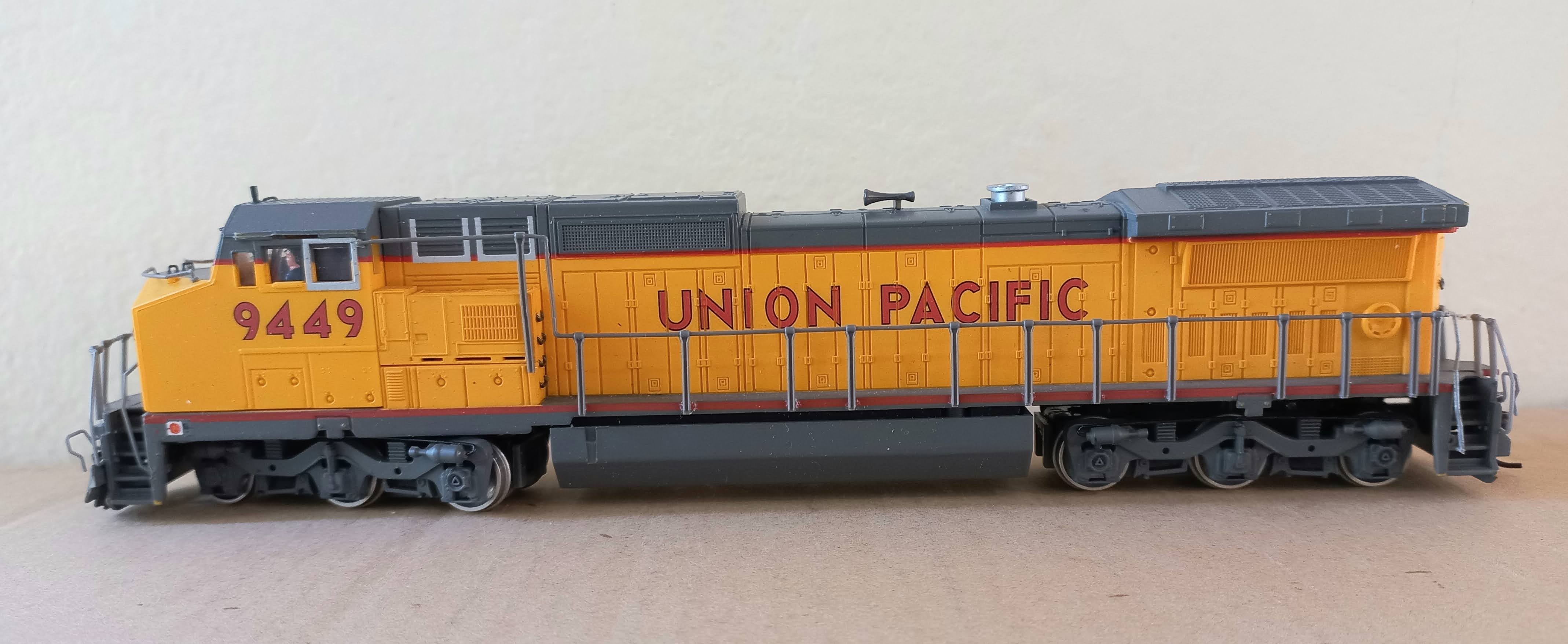 Spectrum 86014 - locomotiva GE Dash 8-40CW Diesel Union Pacific #9449