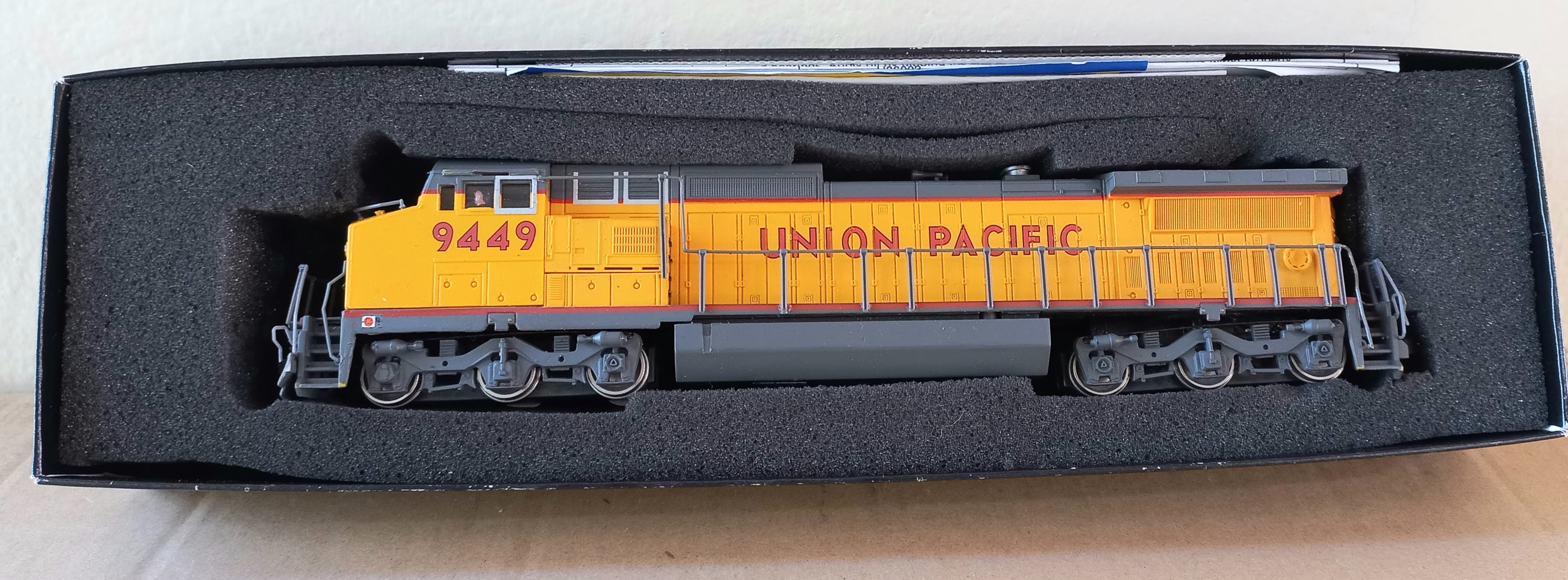 Spectrum 86014 - locomotiva GE Dash 8-40CW Diesel Union Pacific #9449