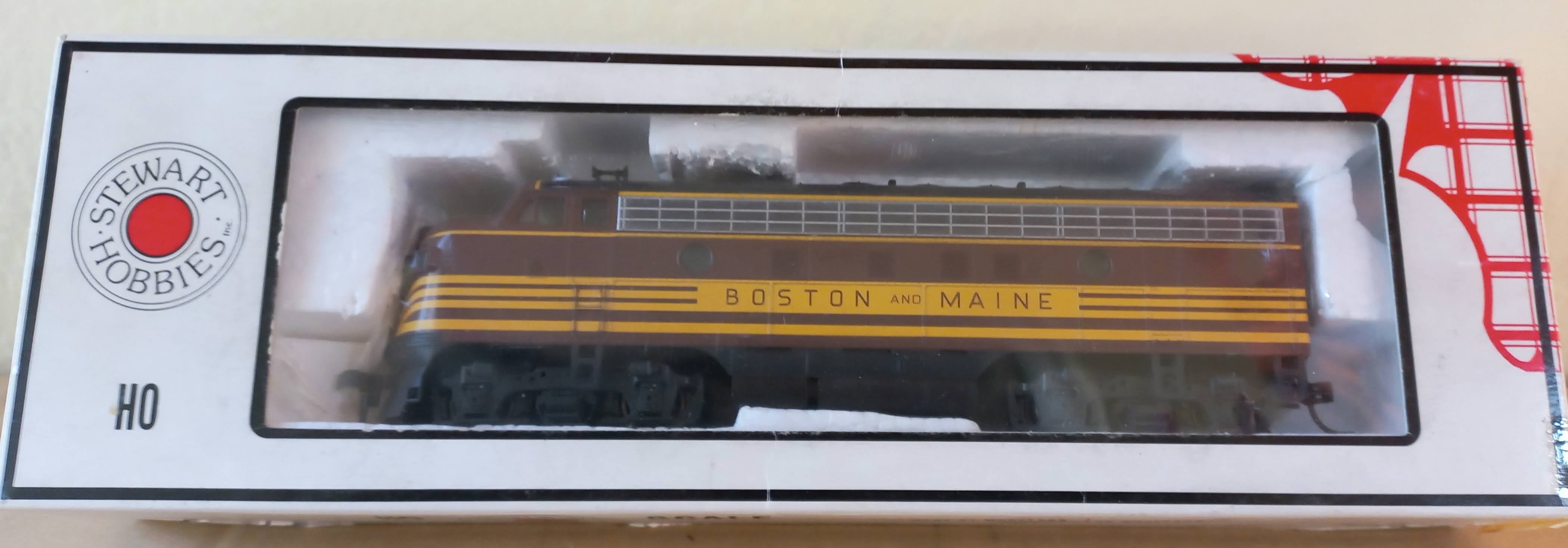 Stewart hobbies Kato - Locomotiva F3A Boston and Maine (Semi nova)