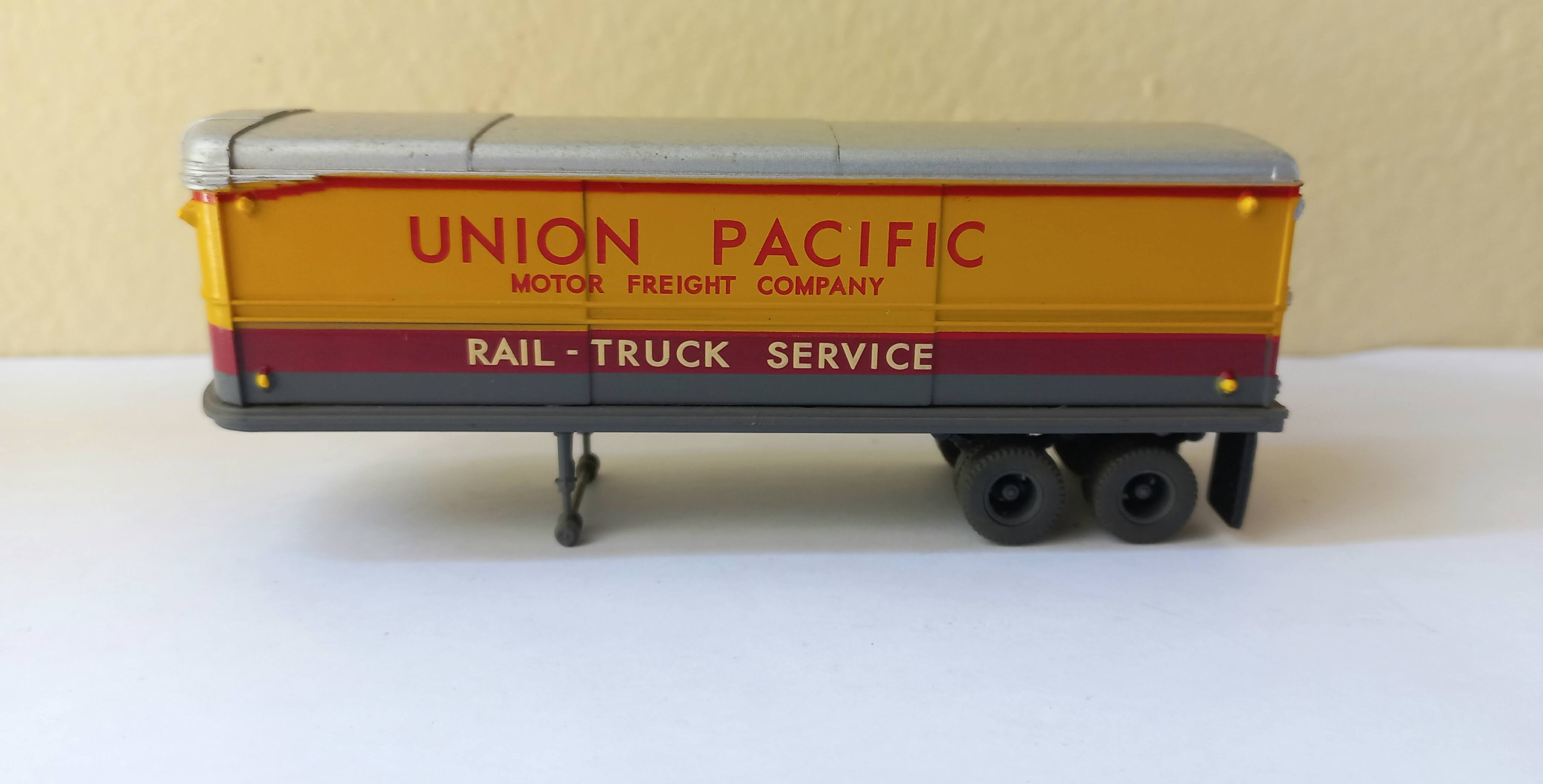 AeroVan Trailer - Union Pacific - HO