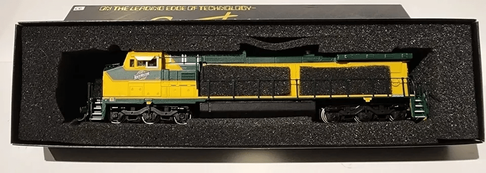 Bachmann Spectrum HO 86022 - Locomotiva GE DASH 8-40CW DIESEL Chicago & North Western #8606