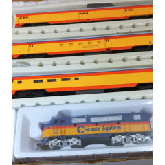 IHC - 100 C0njunto com locomotiva F3-A 3 Carros de passageiros Chessie System